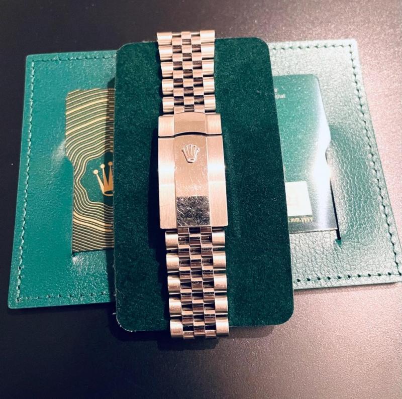 Name:  Rolex 2.jpg
Hits: 2068
Gre:  114,4 KB