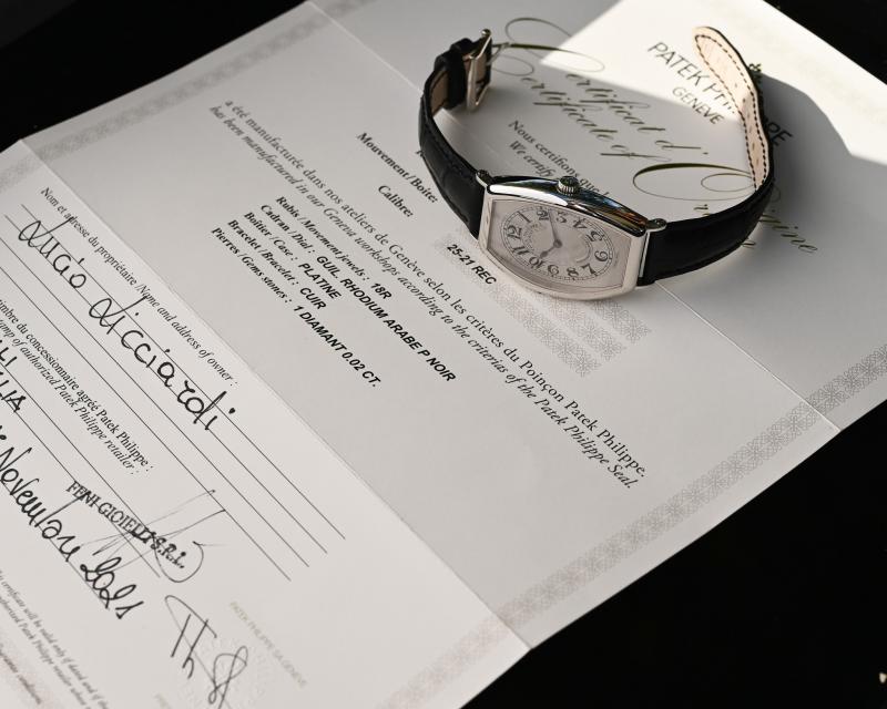 Name:  Patek 5098P 2.3.jpg
Hits: 409
Gre:  58,7 KB