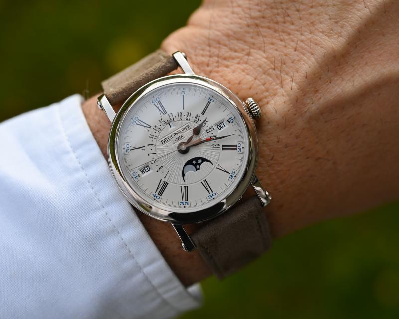Name:  Patek 5159G 1.jpg
Hits: 518
Gre:  53,5 KB