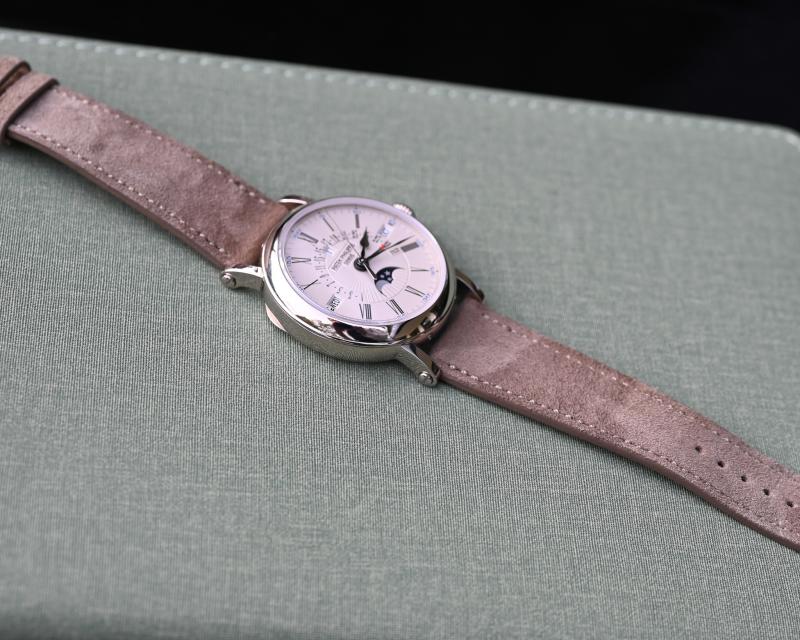 Name:  Patek 5159G 13.jpg
Hits: 513
Gre:  77,6 KB