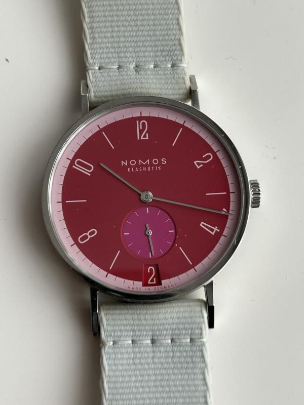 Name:  Nomos1.jpg
Hits: 210
Gr��e:  45,4 KB